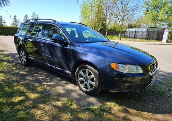 Volvo V70 cena 33900 przebieg: 236000, rok produkcji 2013 z Pińczów małe 704